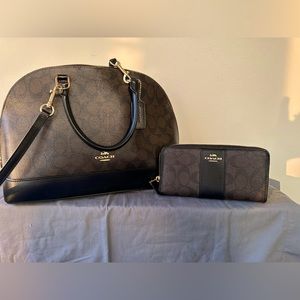 Coach Medium Purse with matching wallet